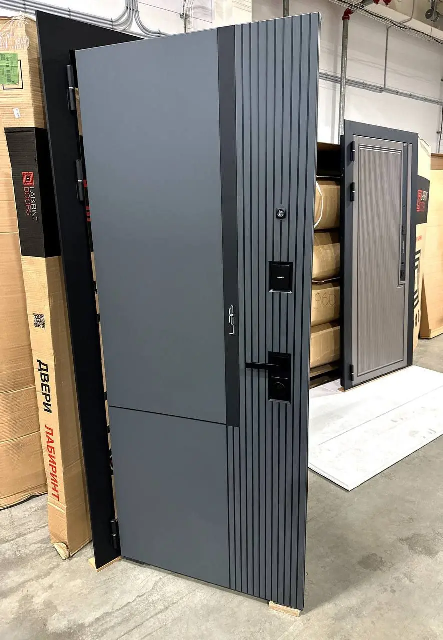 Входная дверь с шумоизоляцией Лабиринт Лаб 2 Про (панель 03 белый софт)