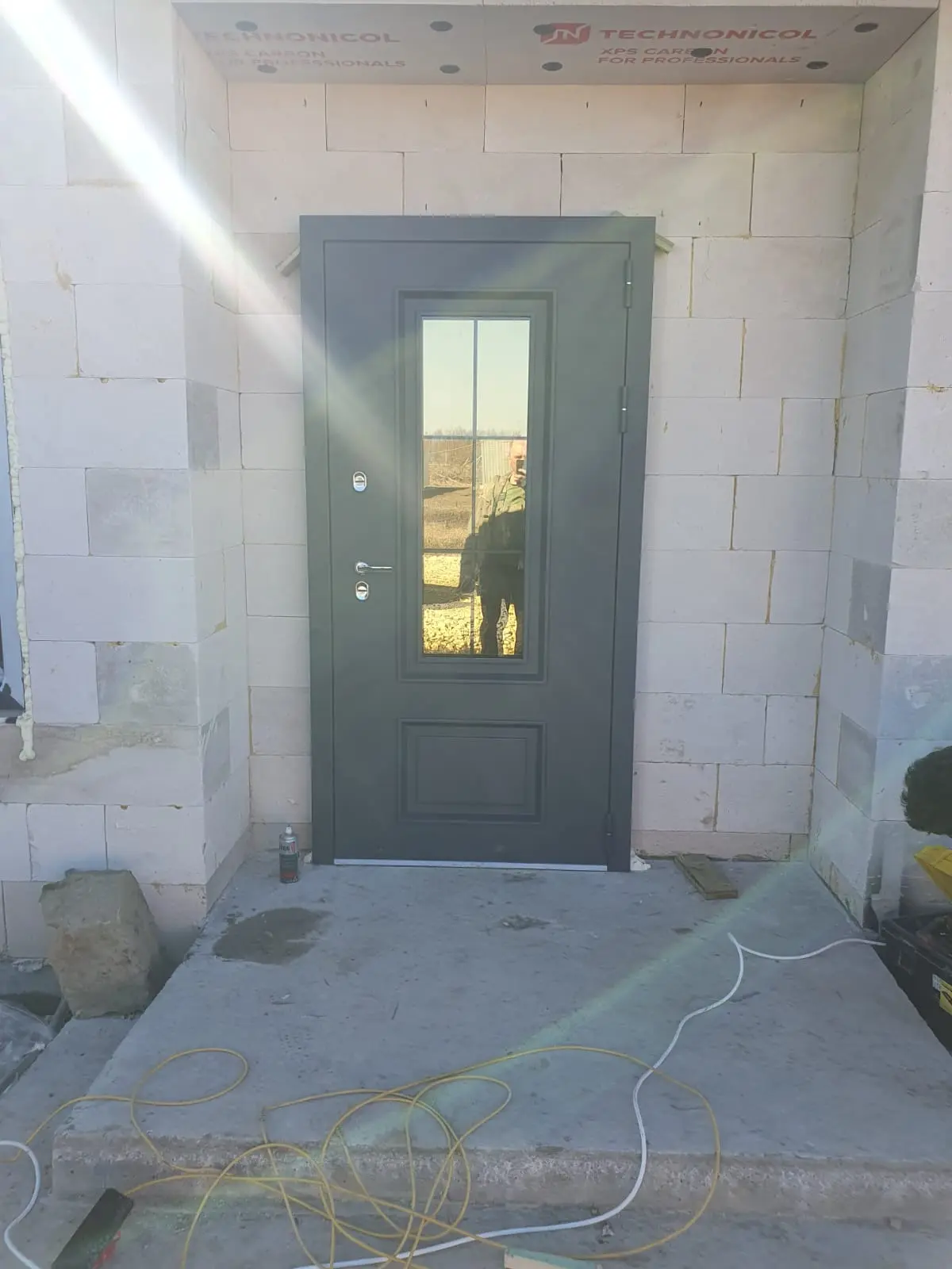 Входная дверь с терморазрывом и шумоизоляцией Райтвер Англия 9005 Термо