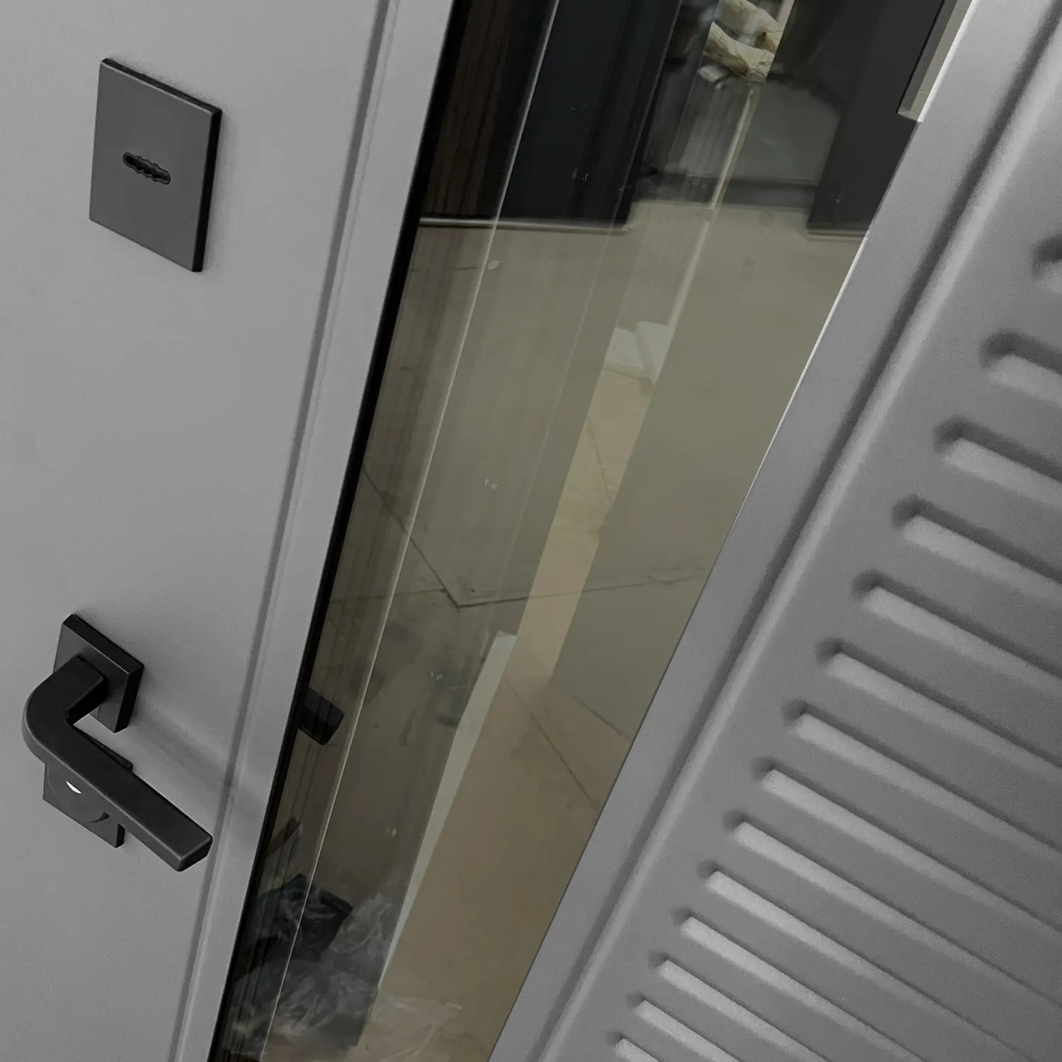 Входная дверь Термо со стеклопакетом Лабиринт Фрост RAL 7024