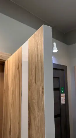 Межкомнатная дверь Нева Экзотика 10Е ABS белая, дуб Мехико Амбарный дуб Лакобель Аляска