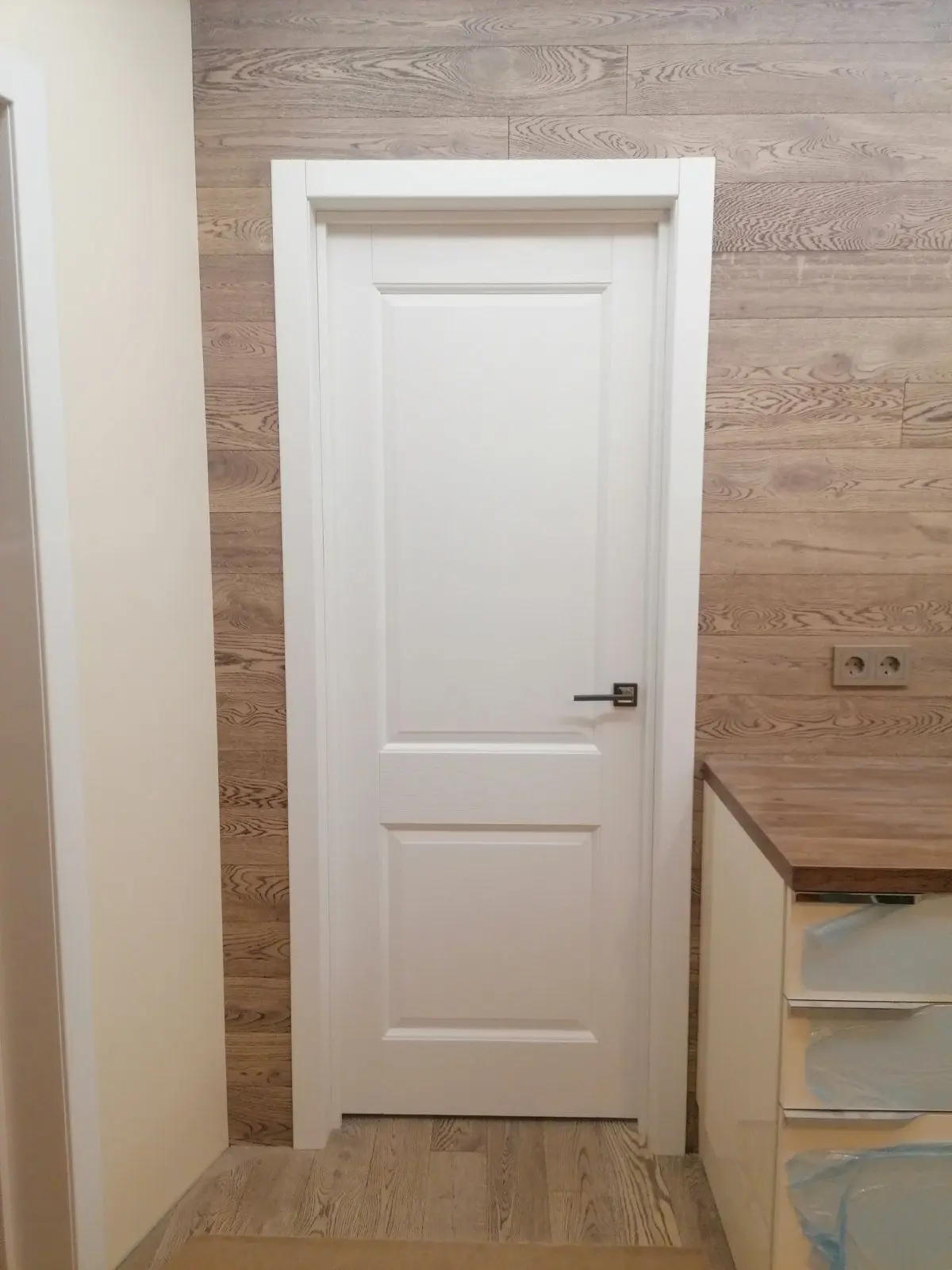 Межкомнатная дверь Элегия ПГ эмаль белая ольха