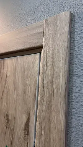 Межкомнатная дверь Нева Экзотика 10Е ABS белая, дуб Мехико Амбарный дуб Лакобель Аляска