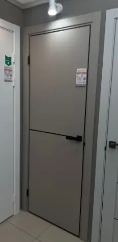 Межкомнатная дверь Нева In39 Макиато AL кромка черная Бежево-серый