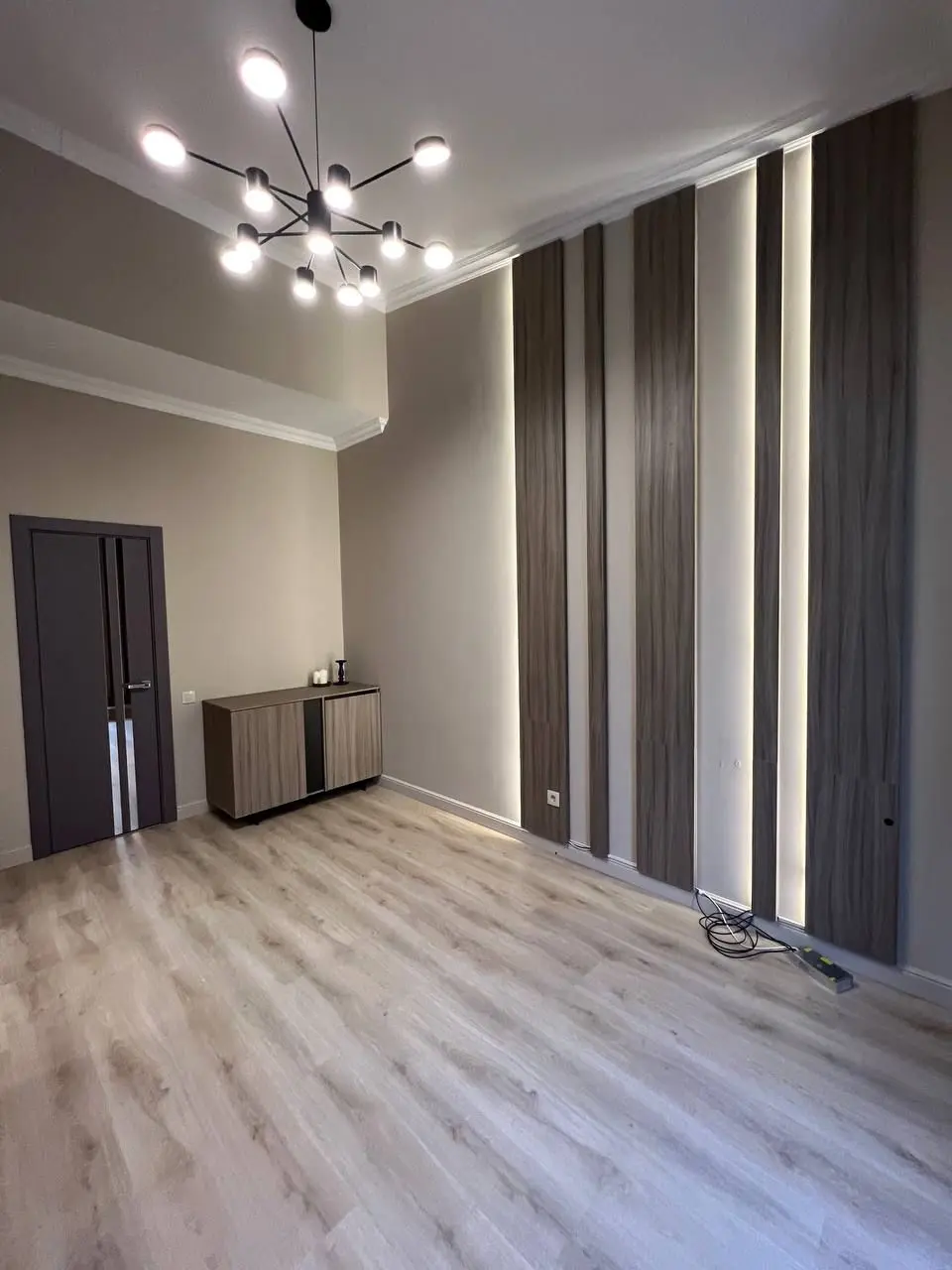 Межкомнатная дверь Estet Стелла 2 Wood дуб сканди Светлый LACOBEL Белый лак