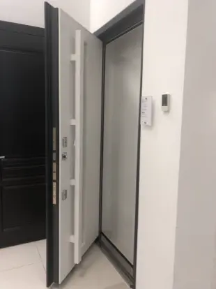 Входная дверь уличная с терморазрывом Гранит Ратекс Стеклопакет