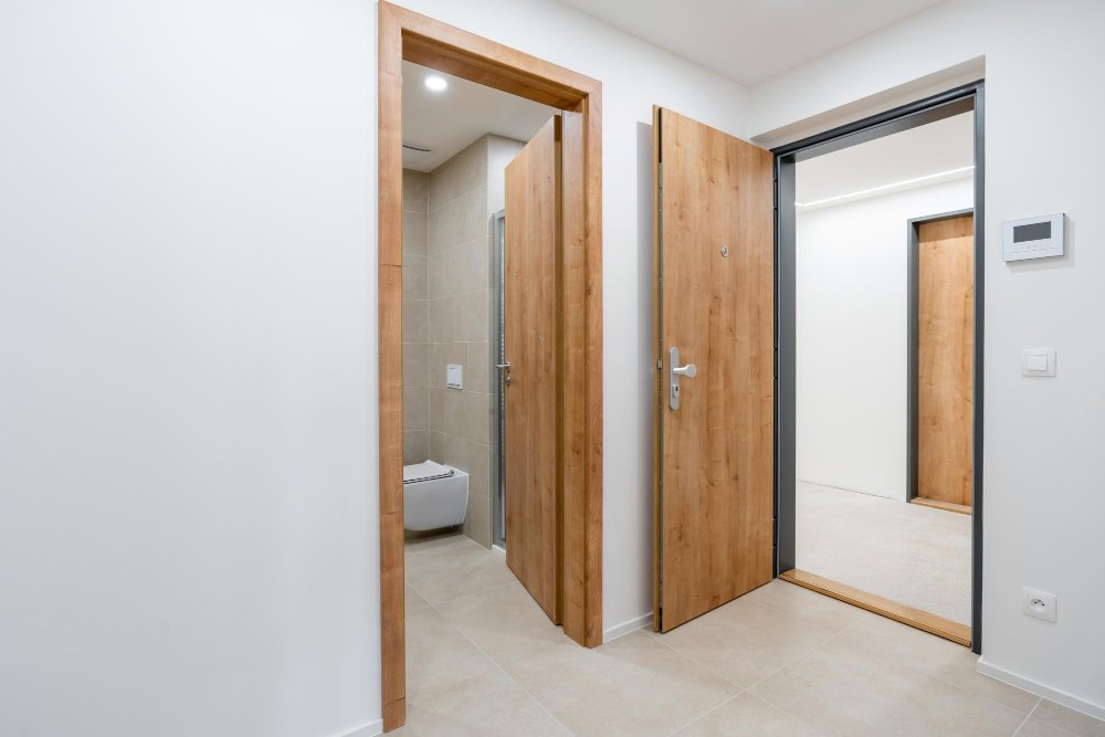 Что лучше выбрать: экошпон или натуральный шпон