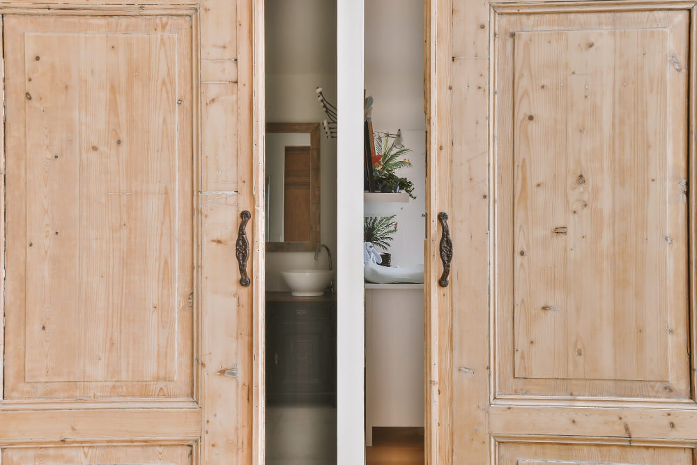 Дверь из массива сосны