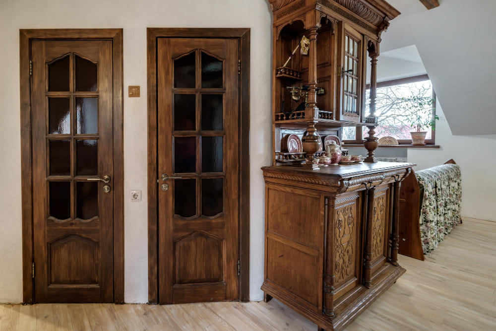 Дверь из массива дуба