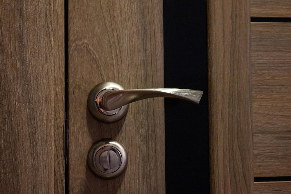 Фурнитура для дверей