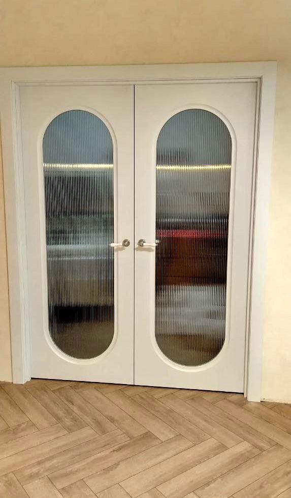 Межкомнатная дверь Entro Window 1 ПО Белый Рифленое