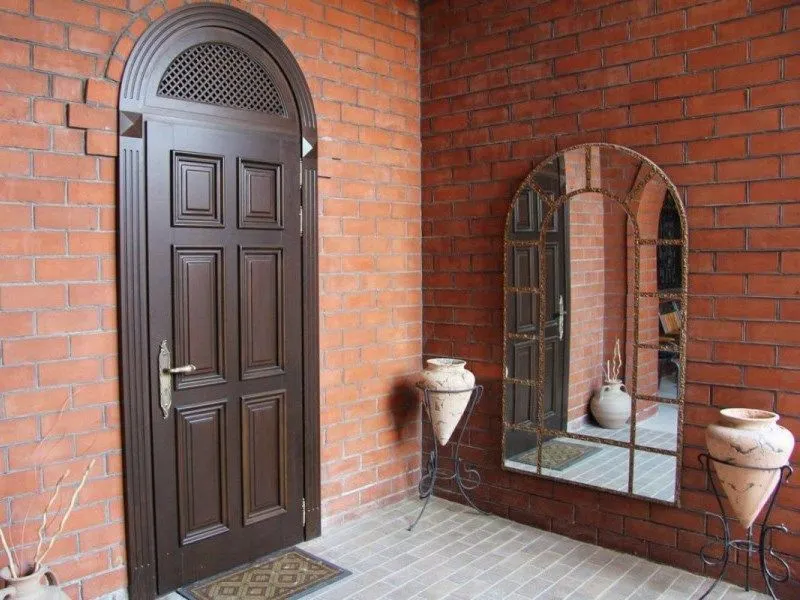 Установка входной двери в частный дом